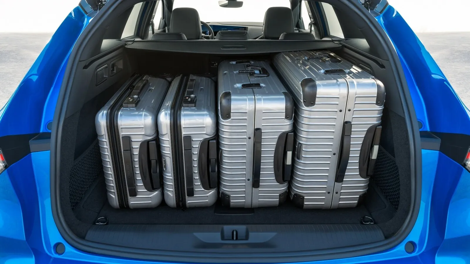 Best of Lademeister: der Opel Astra Sports Tourer schluckt bis zu 1.634 Liter Gepäck.