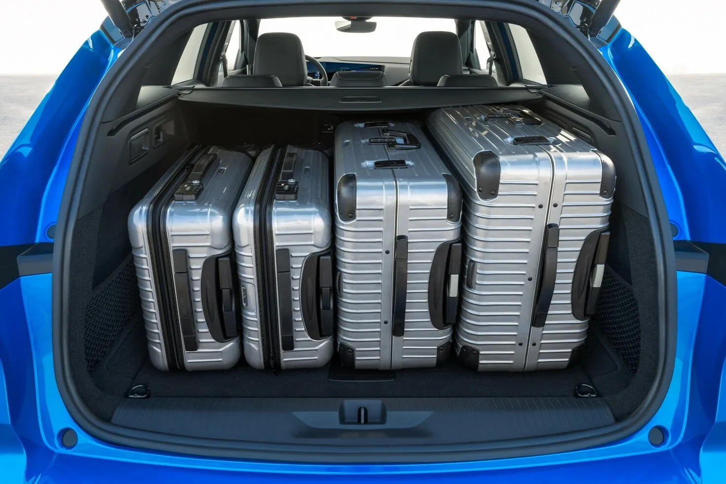 Best of Lademeister: der Opel Astra Sports Tourer schluckt bis zu 1.634 Liter Gepäck.