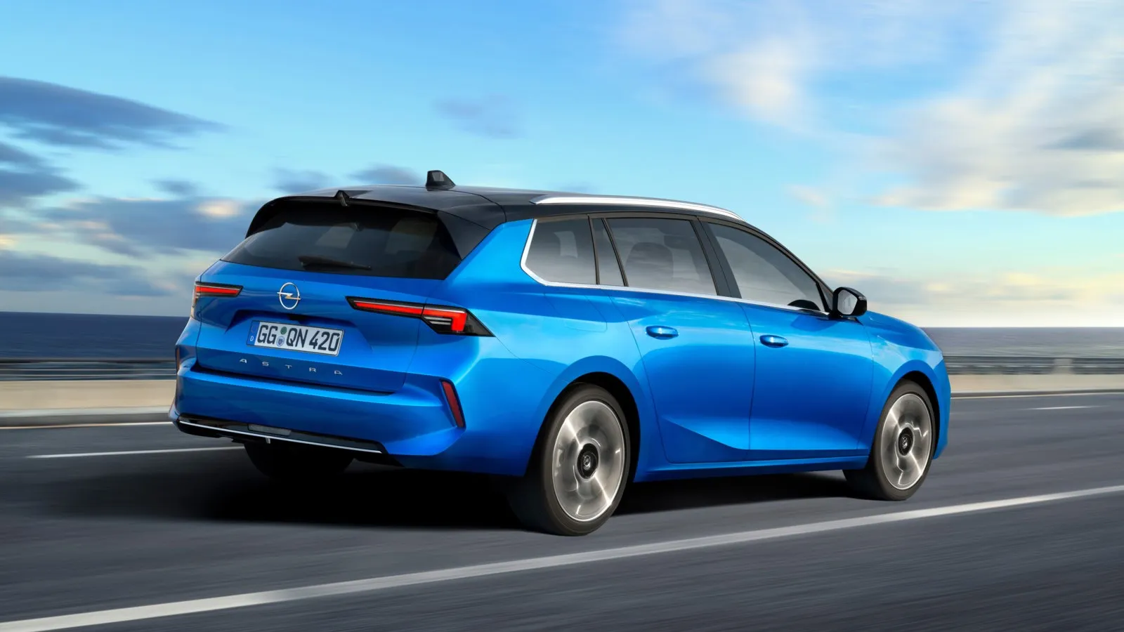 Opel Astra Sports Tourer 1.2 Automatik: Mit Wartungskosten von knapp unter 1.500 Euro stellt sich der 130 PS starke Rüsselsheimer ganz oben auf das Treppchen der Wartungskosten-Geizhälse.