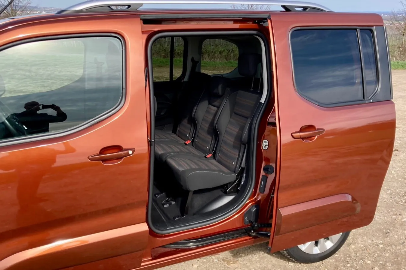 Fünf oder sieben Menschen passen in den Opel Combo-e Life, das gilt für beide Längen.