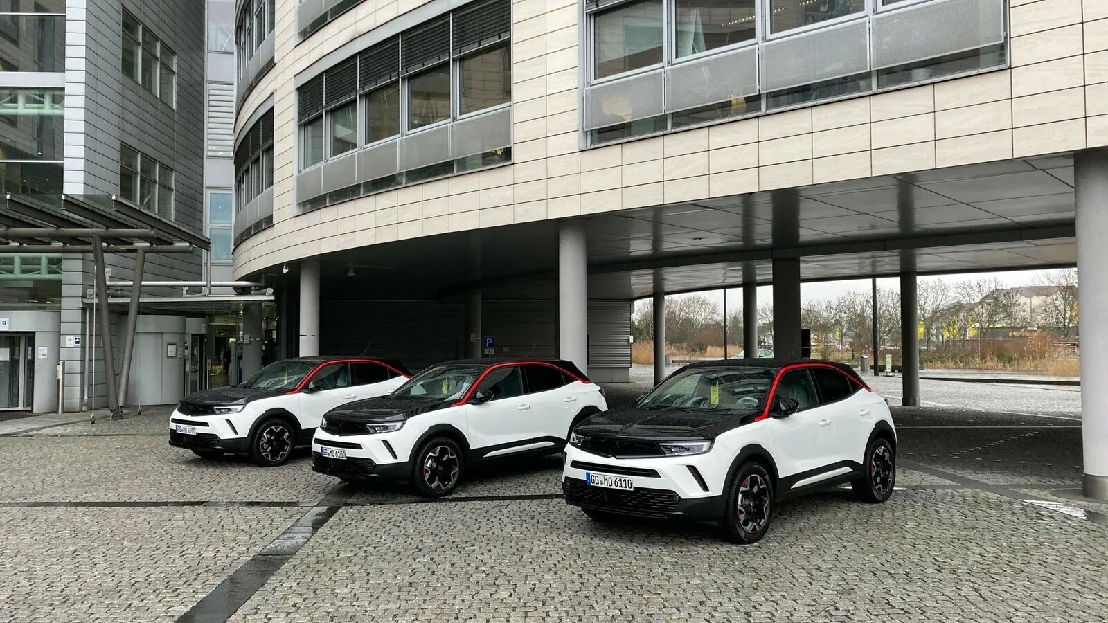 Opel legt sein kleines sUV mokka neu auf. Als erstes Modell verkörpert er die neue Designsprache der Marke.