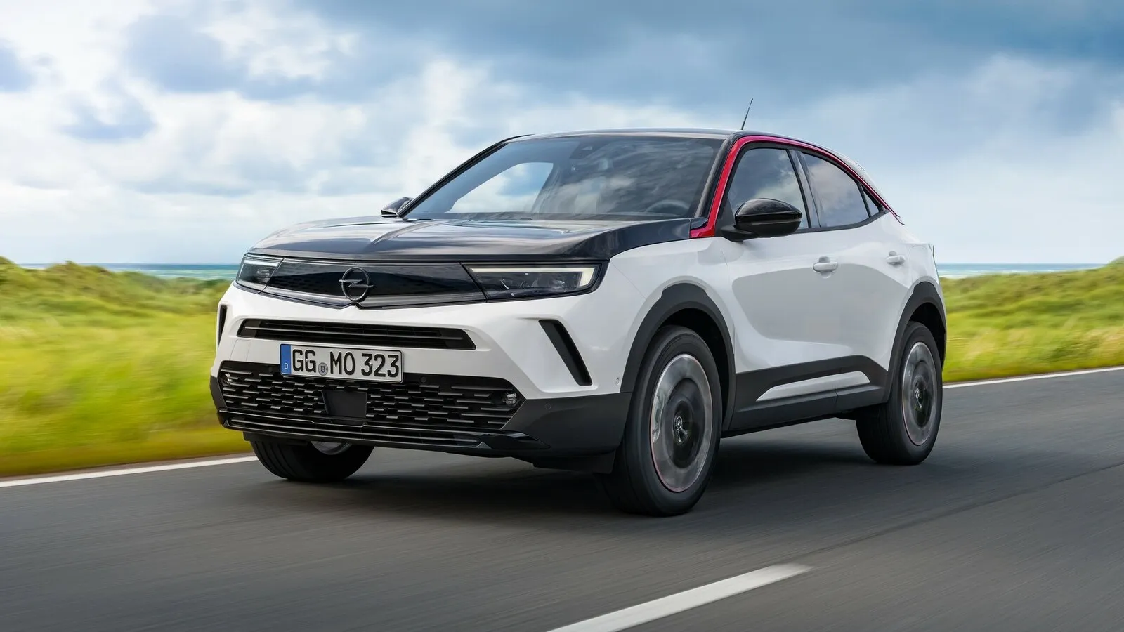… damit ist er etwas mehr als 500 Euro günstiger als der vergleichbare Benziner Mokka 1.2 DI Turbo (1.431 Euro).