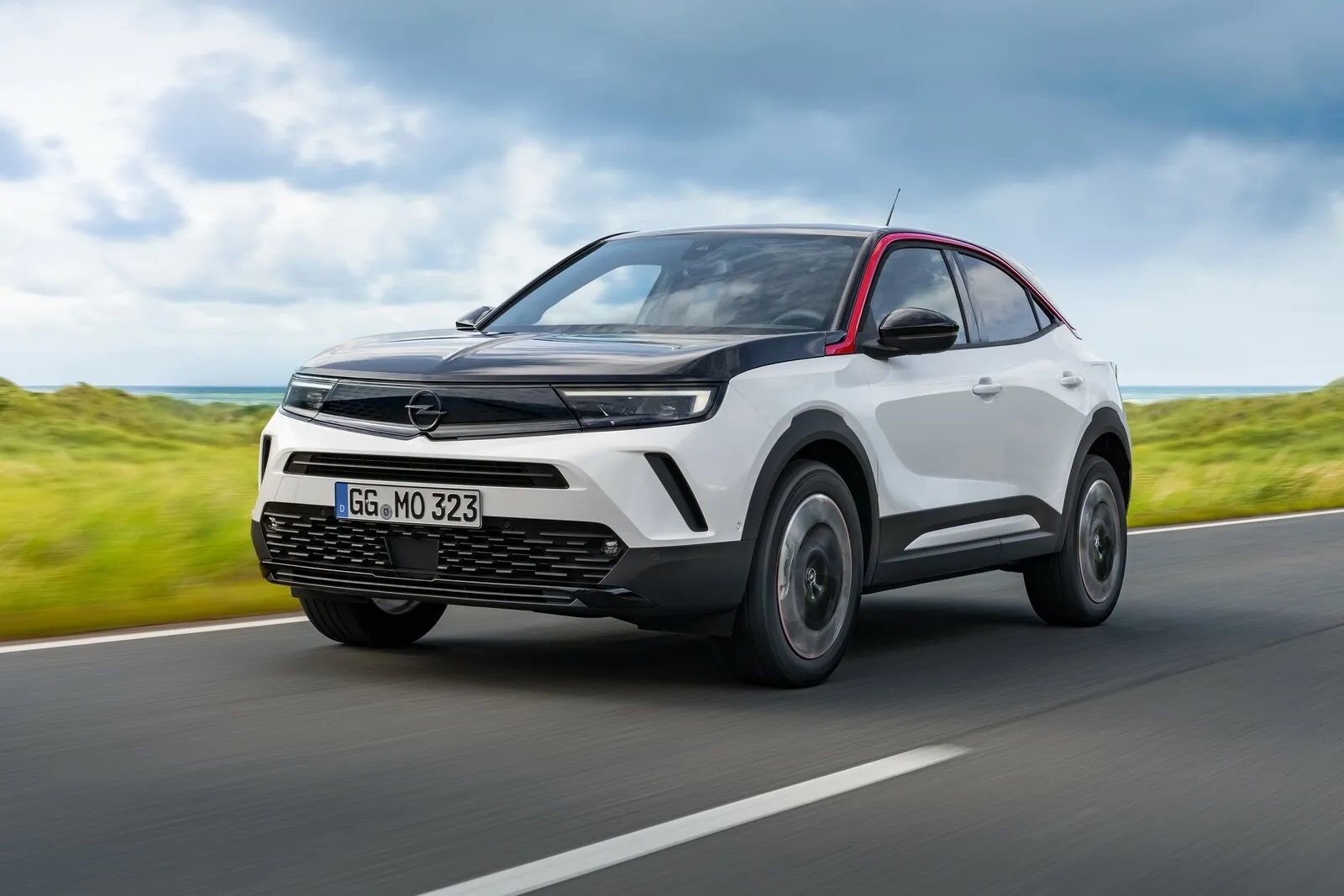 … damit ist er etwas mehr als 500 Euro günstiger als der vergleichbare Benziner Mokka 1.2 DI Turbo (1.431 Euro).