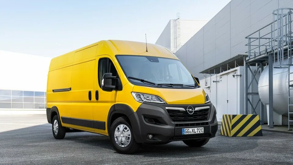 Der neue Movano basiert auf dem Peugeot Boxer und dem Citroën Jumper