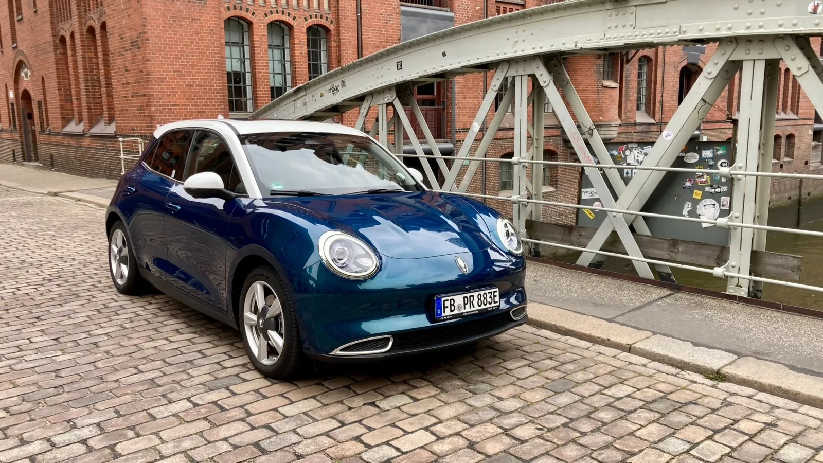 Mischung aus Mini, Käfer und Porsche 356: das Frontdesign des Ora Funky Cat.