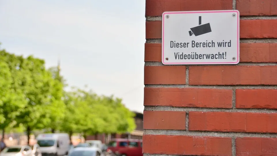 Betreiber von Supermarktparkplätzen dürfen die Daten der Halter von falsch geparkten Autos bei der Straßenverkehrsbehörde anfordern
