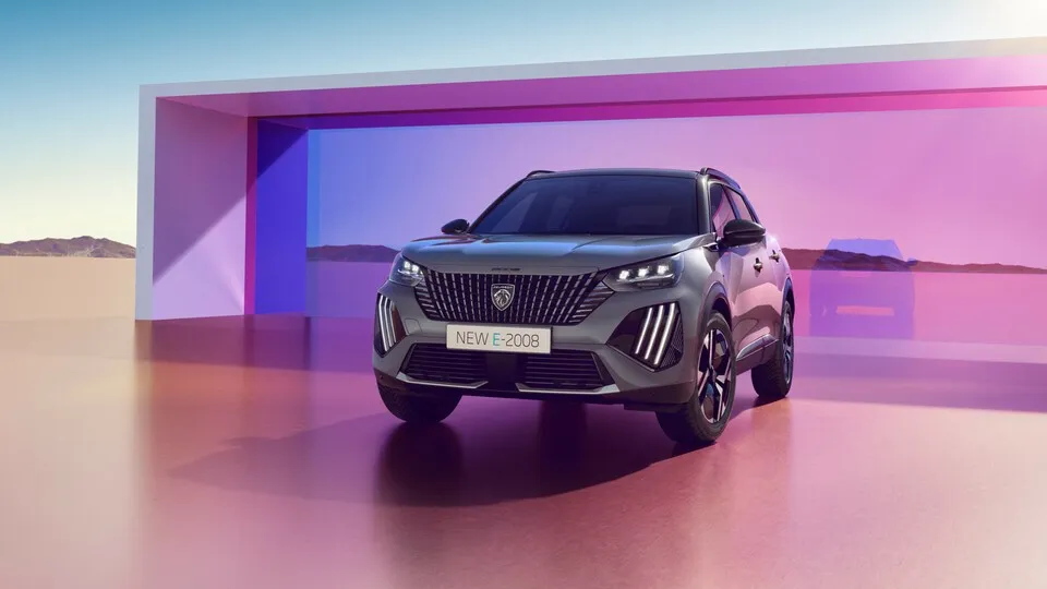 Im Sommer bringt Peugeot den 2008 leicht überarbeitet auf den Markt.