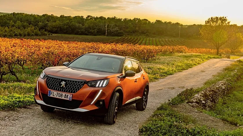 Peugeot 2008 Pure Tech 130: Beim Franzosen mit 130 PS-Motorisierung müssen Fuhrparkverantwortliche mit Gesamtwartungskosten von 1.290 rechnen.
