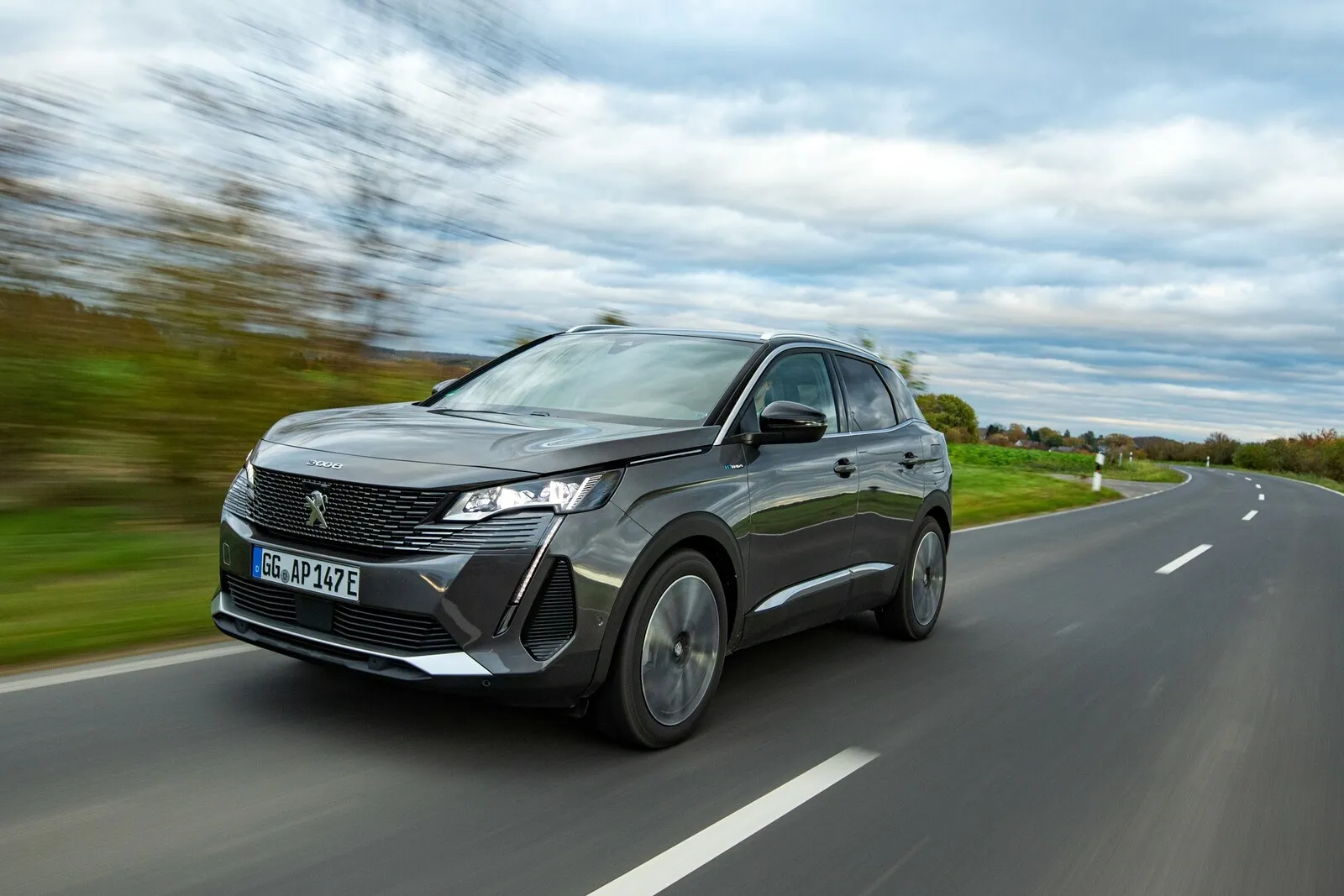 Platz 3: Den Bronzeplatz belegt der Peugeot 3008 225e mit Gesamtwartungskosten in Höhe von 1.190 Euro.