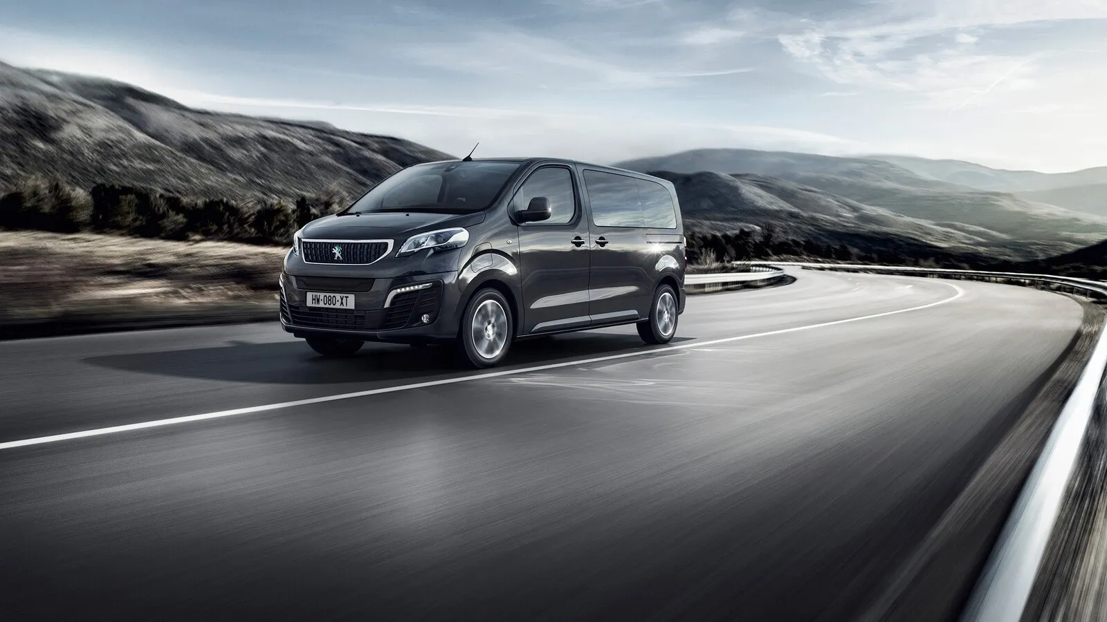 Platz 9 mit 40,6 Prozent Händlereinkaufswert: der Peugeot e-Traveller L2 50 kWh Active.