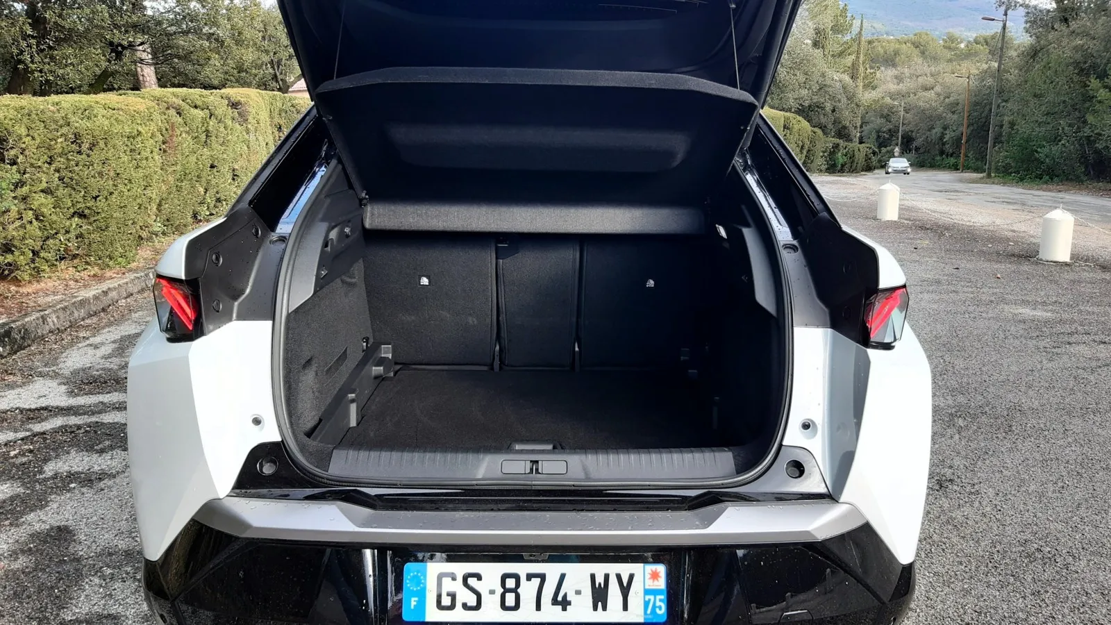 Der große Kofferraum des neuen Peugeot fasst 520 bis 1.480 Liter Gepäck.