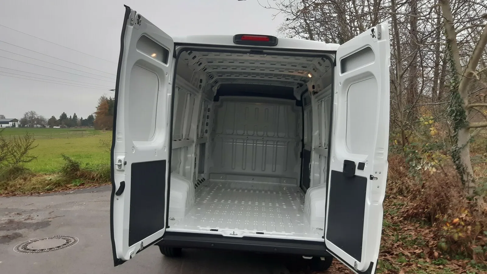 Das Ladevolumen des Peugeot e-Boxer unterscheidet sich nicht von den Diesel-Versionen.