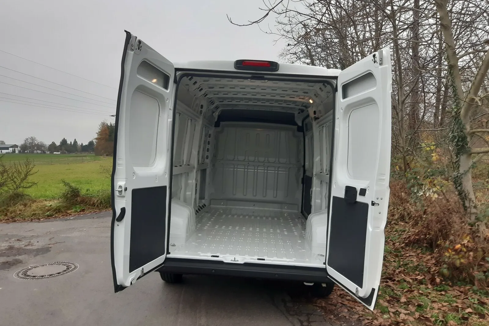 Das Ladevolumen des Peugeot e-Boxer unterscheidet sich nicht von den Diesel-Versionen.