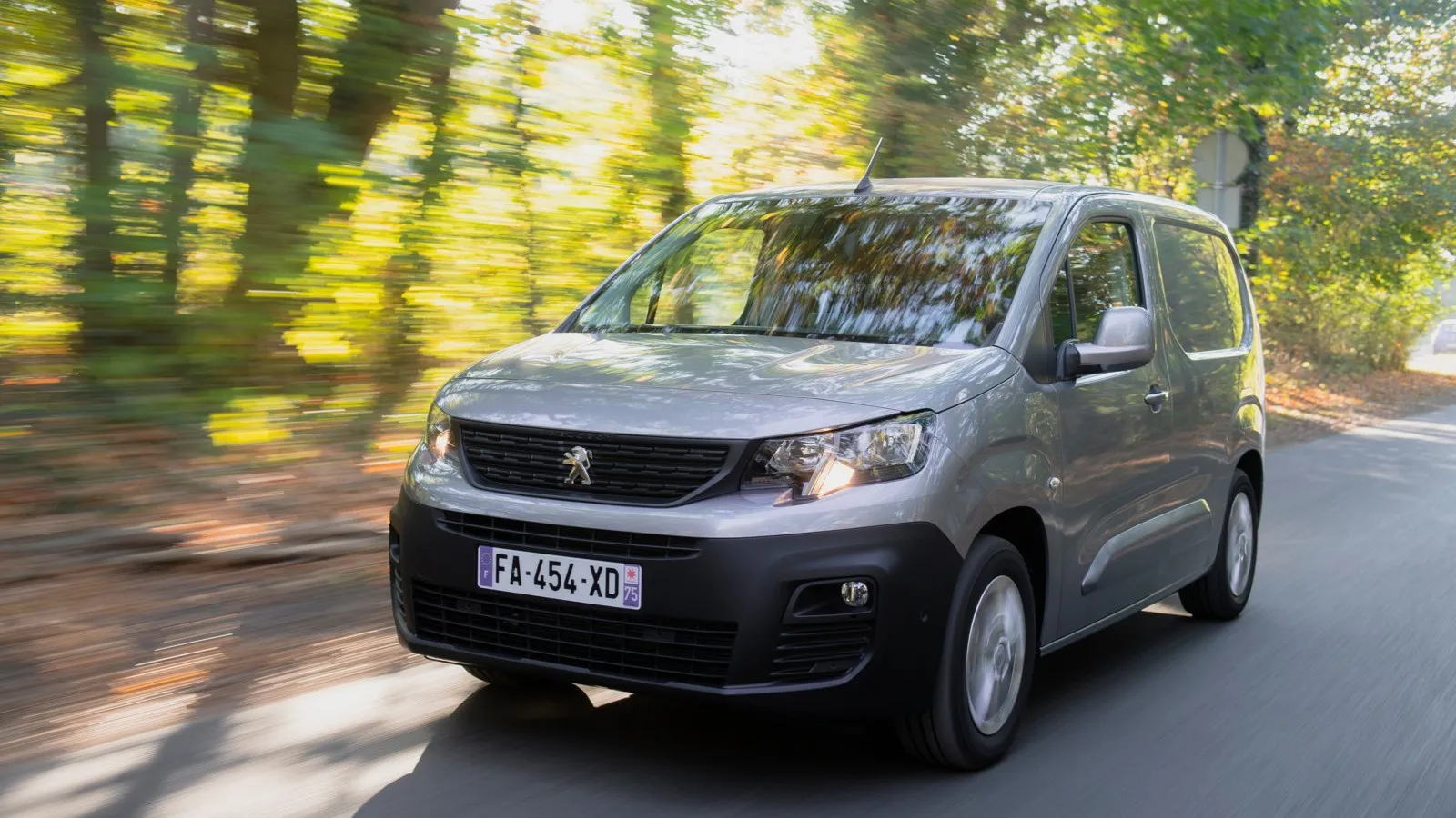 Platz 11 mit 37,7 Prozent Händlereinkaufswert: der Peugeot Partner Pure Tech 110 Start & Stop.