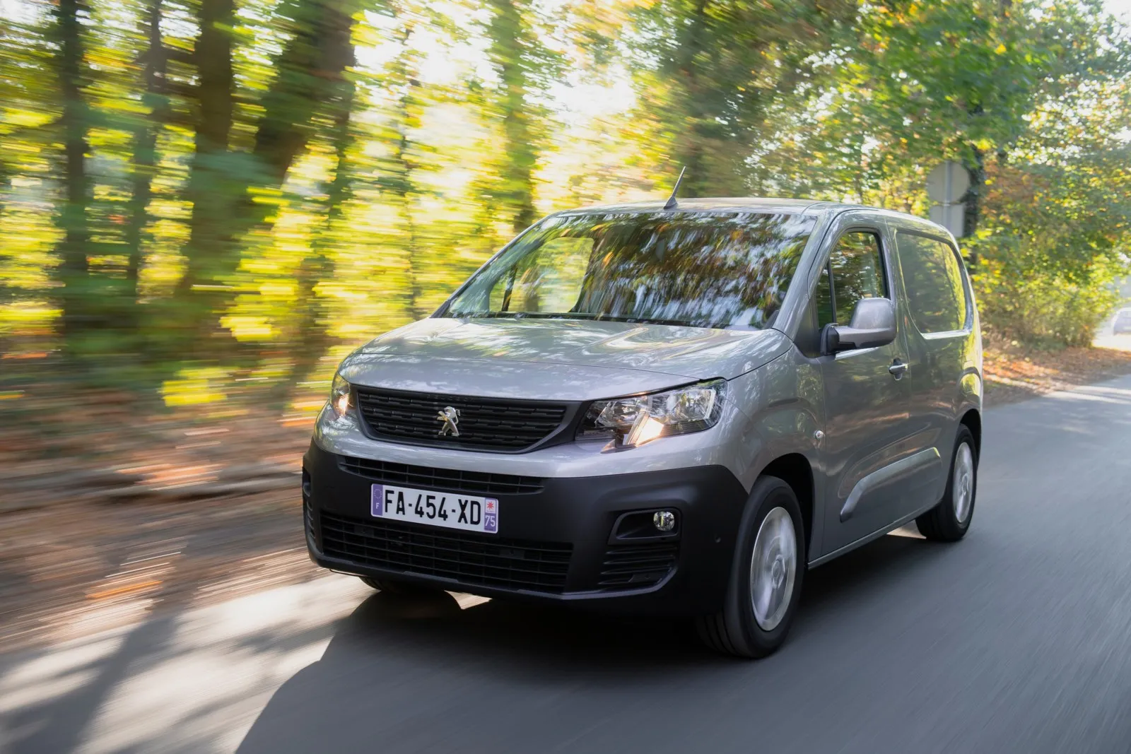 Platz 11 mit 37,7 Prozent Händlereinkaufswert: der Peugeot Partner Pure Tech 110 Start & Stop.