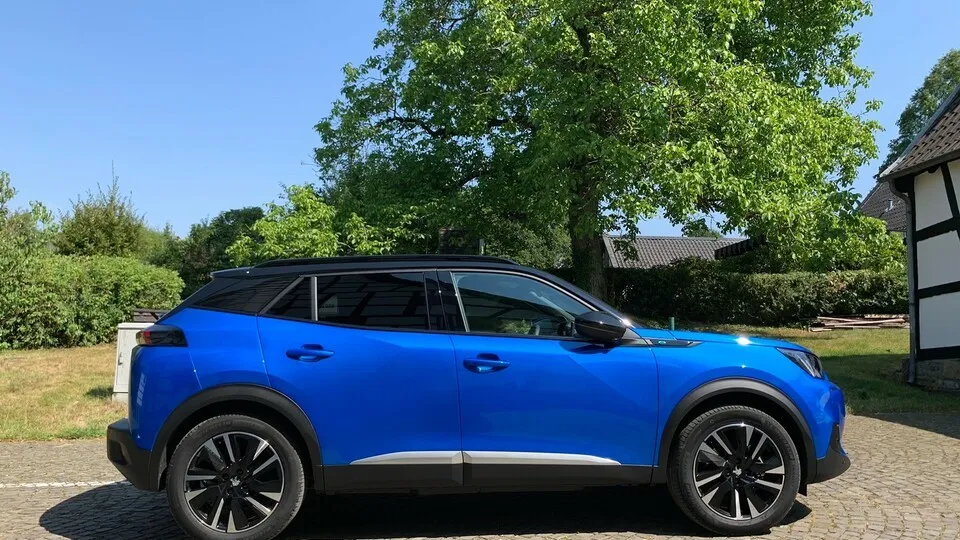 Peugeot e-2008: Der stromernde Löwe