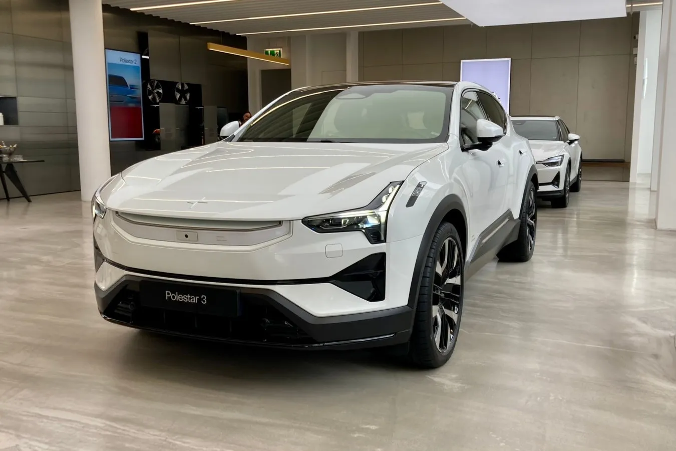 Die „Thors Hammer“-Leuchtengrafik hat Polestar jetzt auf das komplette Scheinwerferdesign übertragen.