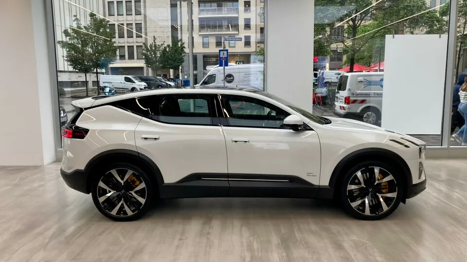 Mit dem Polestar 3 startet Polestar erstmals im SUV-Segment durch. Im zweiten Quartal 2024 sollen die ersten Auslieferungen erfolgen.
