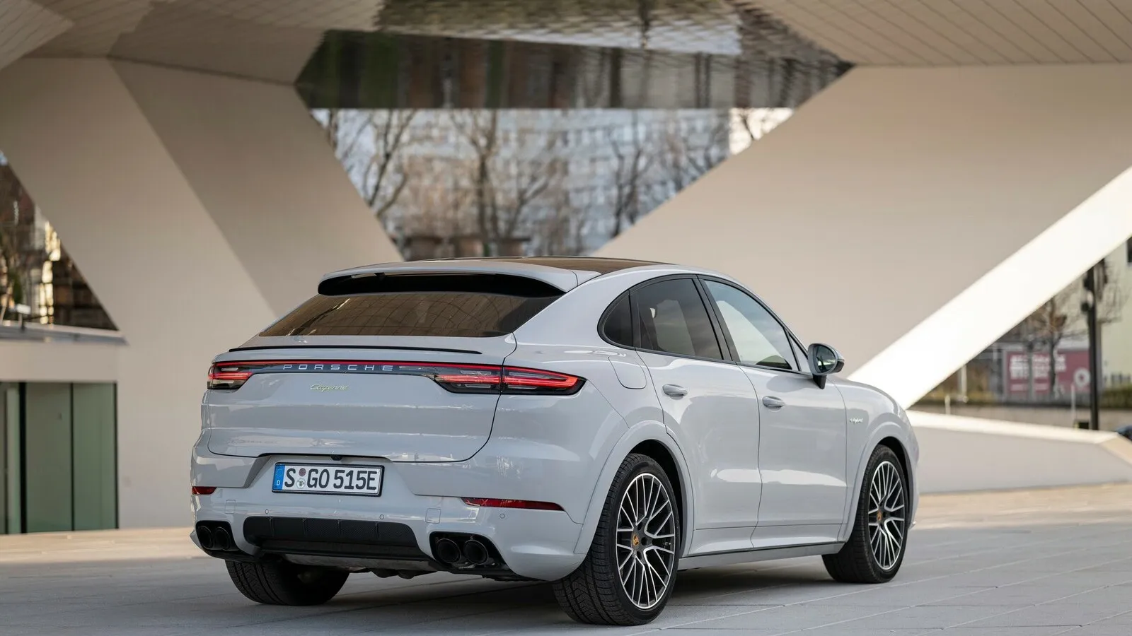 Porsche Cayenne Coupé E-Hybrid Tiptronic S: Porsche fahren ist nicht gerade preisgünstig, dass spiegelt sich auch bei den Folgekosten wider. Beim Cayenne Coupé E-Hybrid Tiptronic S fallen rund 6.450 Euro Gesamtwartungskosten an …