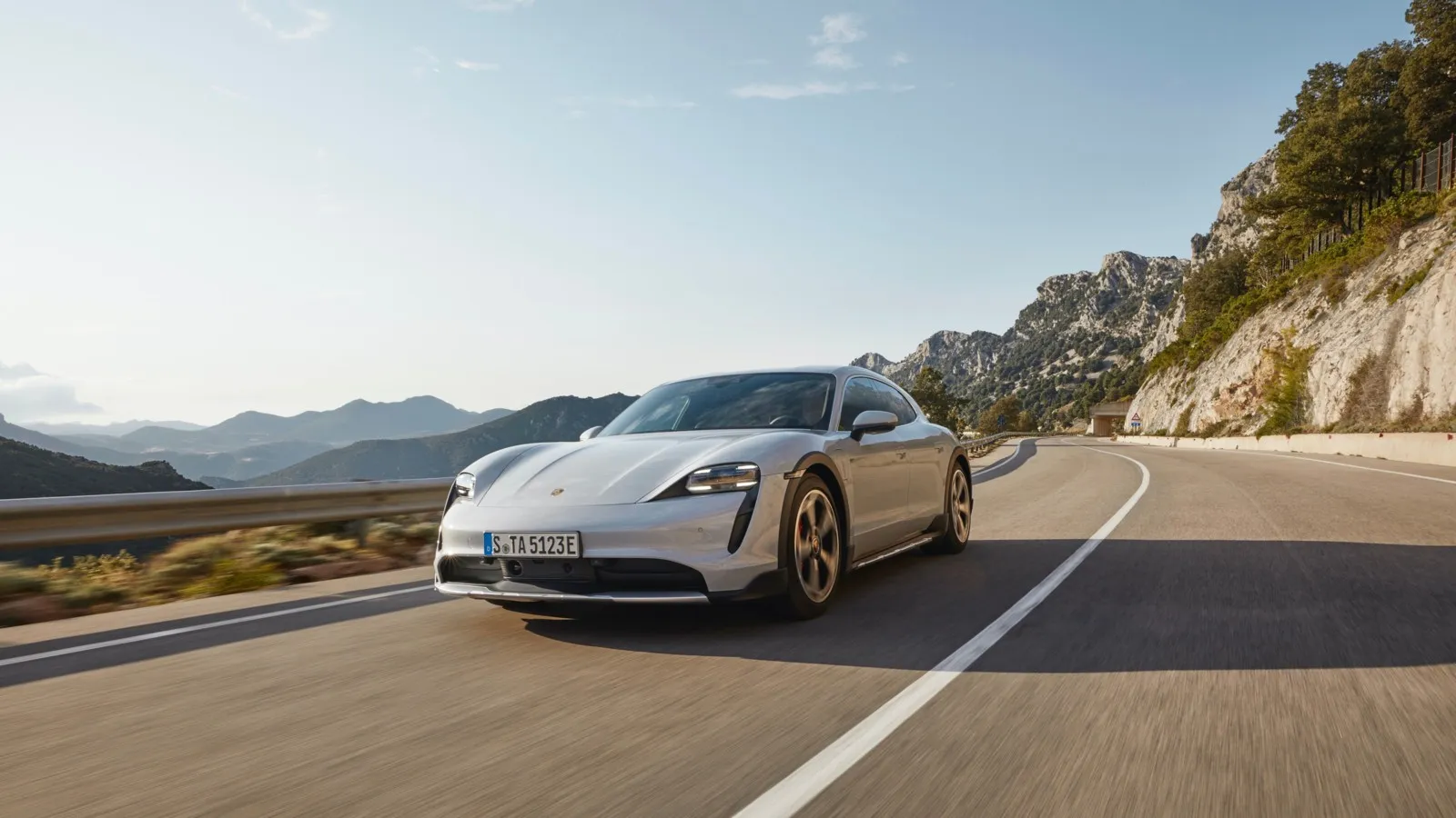 Porsche Taycan: Mit Gesamtwartungskosten von 2.835 Euro ist der Porsche Taycan das Schlusslicht unter den ausgewählten Stromern.