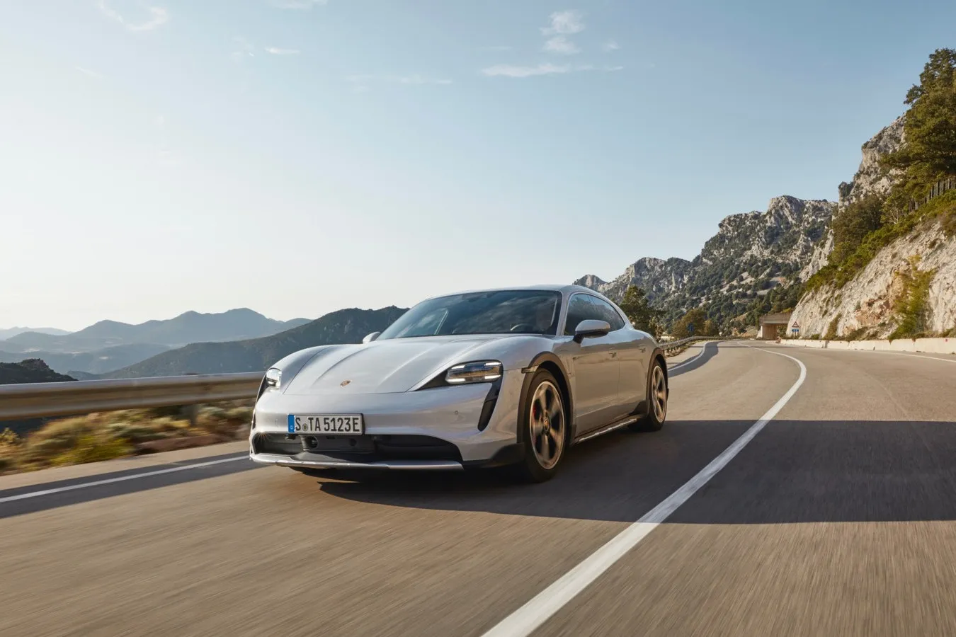 Porsche Taycan: Mit Gesamtwartungskosten von 2.835 Euro ist der Porsche Taycan das Schlusslicht unter den ausgewählten Stromern.