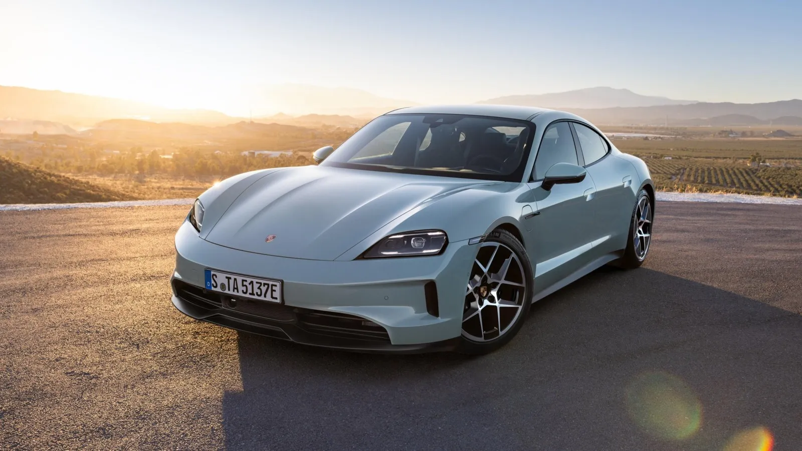 Porsche Taycan: Am unteren Ende der Skala rangiert der Zuffenhausener Stromer. 2.798 Euro Wartungskosten sind es insgesamt, allein auf die Lohnkosten entfallen 1.530 Euro. Der höchste Wert im Feld.
