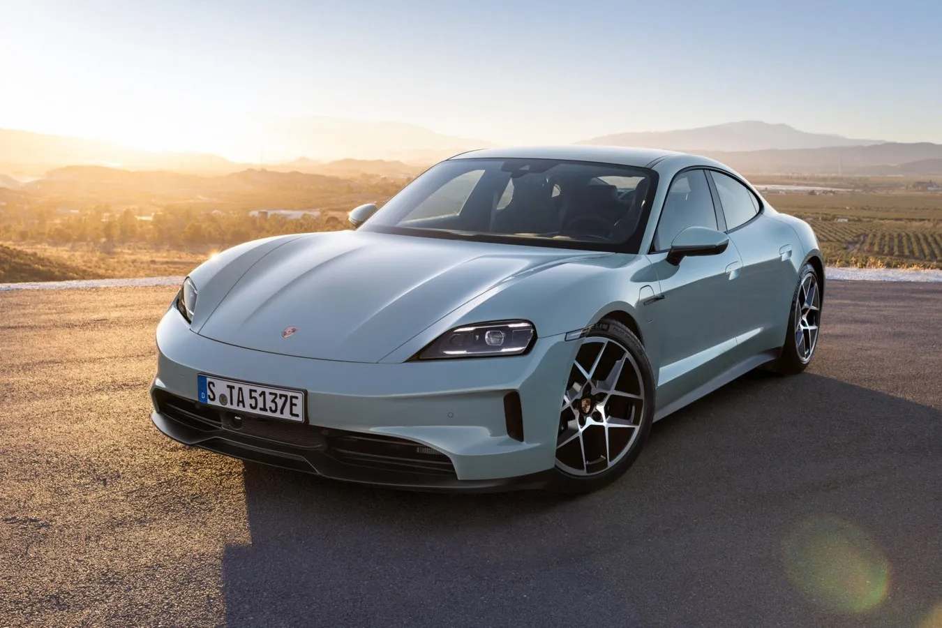 Porsche Taycan: Am unteren Ende der Skala rangiert der Zuffenhausener Stromer. 2.798 Euro Wartungskosten sind es insgesamt, allein auf die Lohnkosten entfallen 1.530 Euro. Der höchste Wert im Feld.