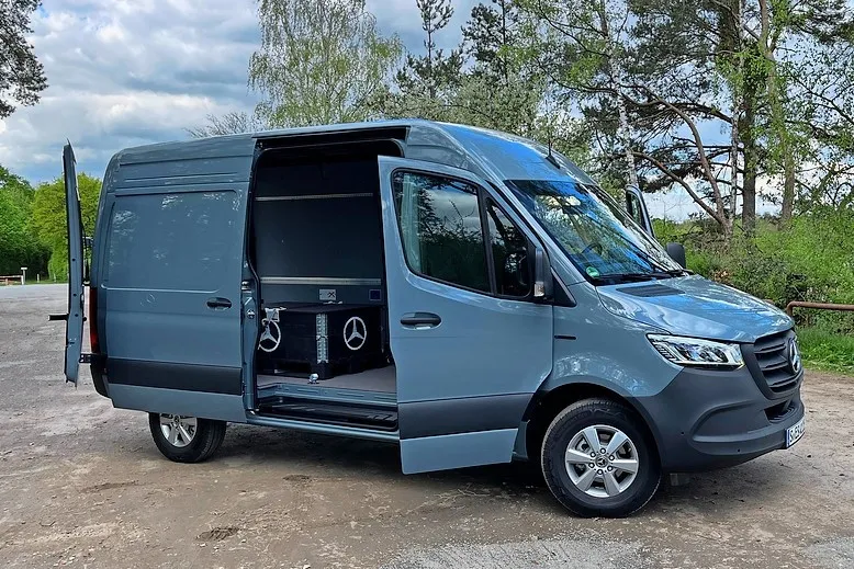 Das maximale Laderaumvolumen des e-Sprinter beträgt 14 Kubikmeter.