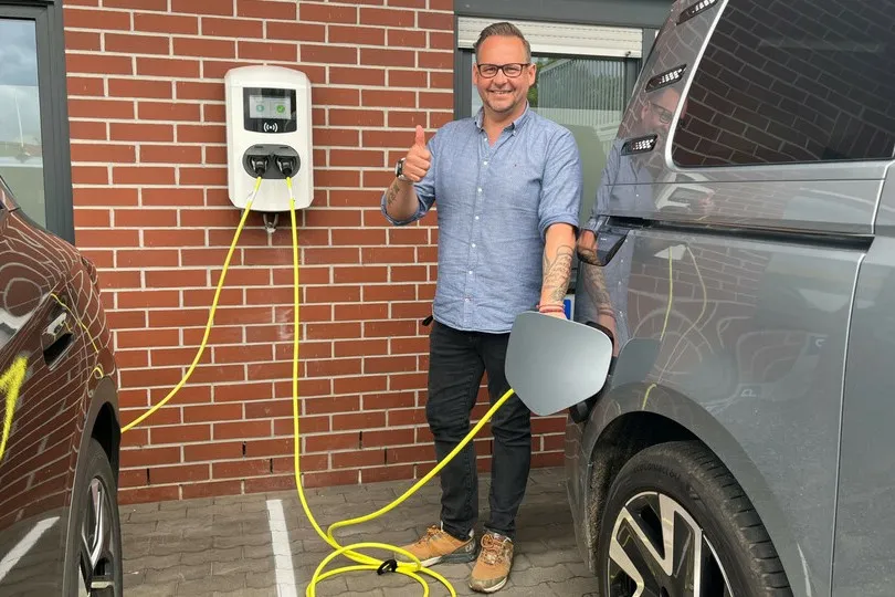 Ladeinfrastruktur und Photovoltaik: Rainer Schnarr setzt bei Vitos auf kosteneffiziente E-Mobilität