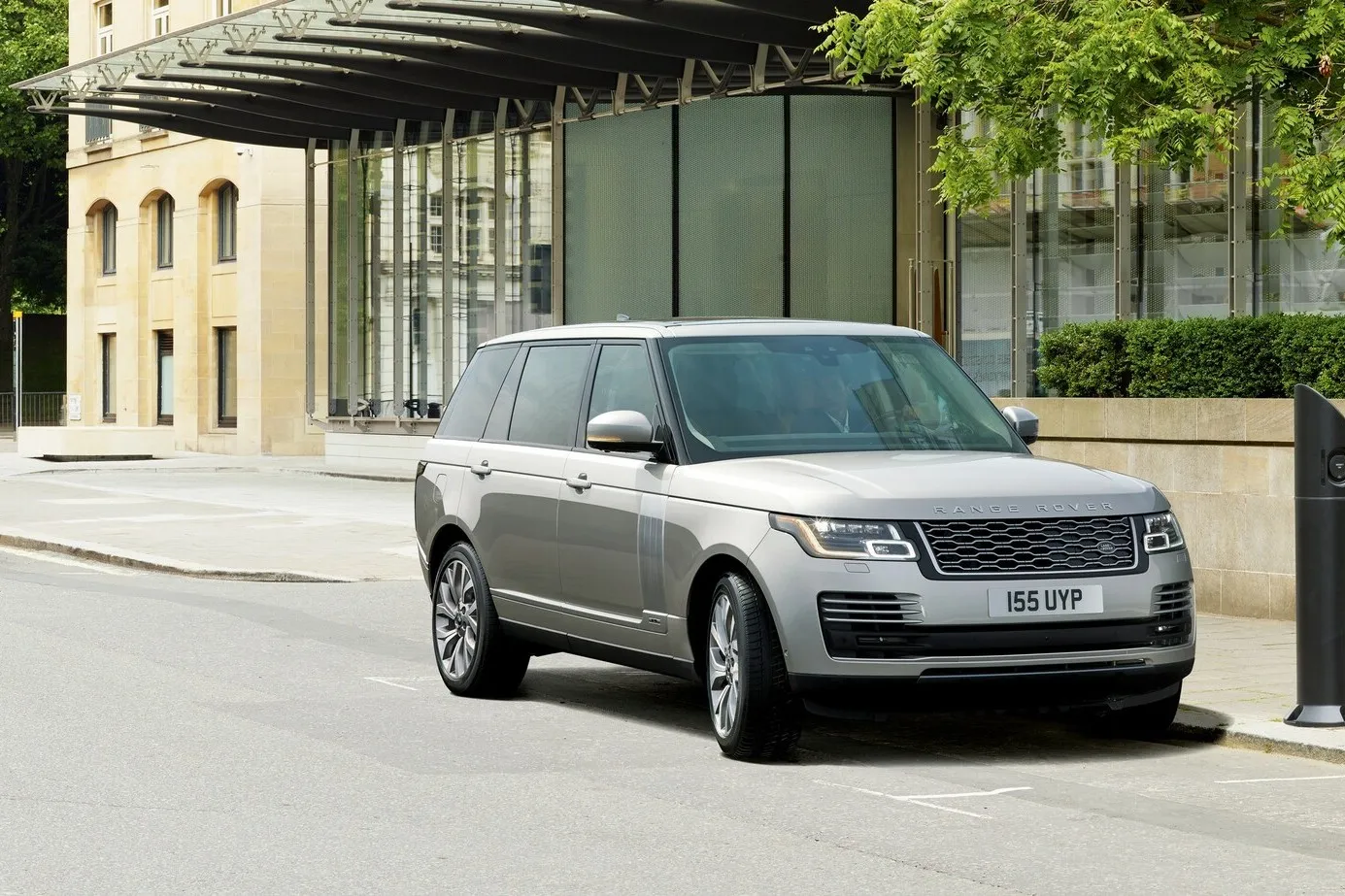 Range Rover P400e 2.0 AWD: Händlereinkaufspreis bei 40,2 Prozent des Listen-Neupreises.