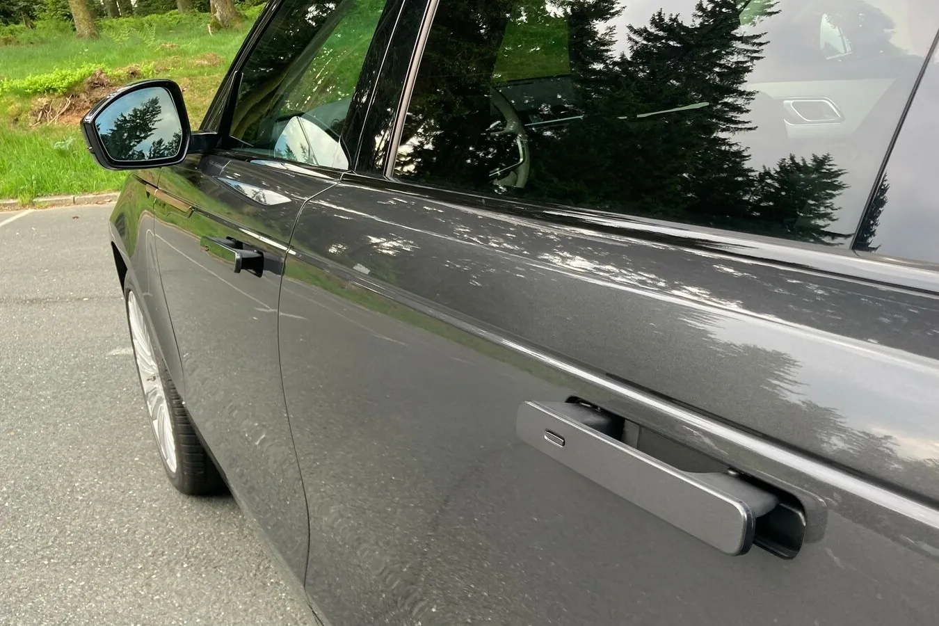 Ebenfalls bekannt vom Velar sind die Türgriffe, …