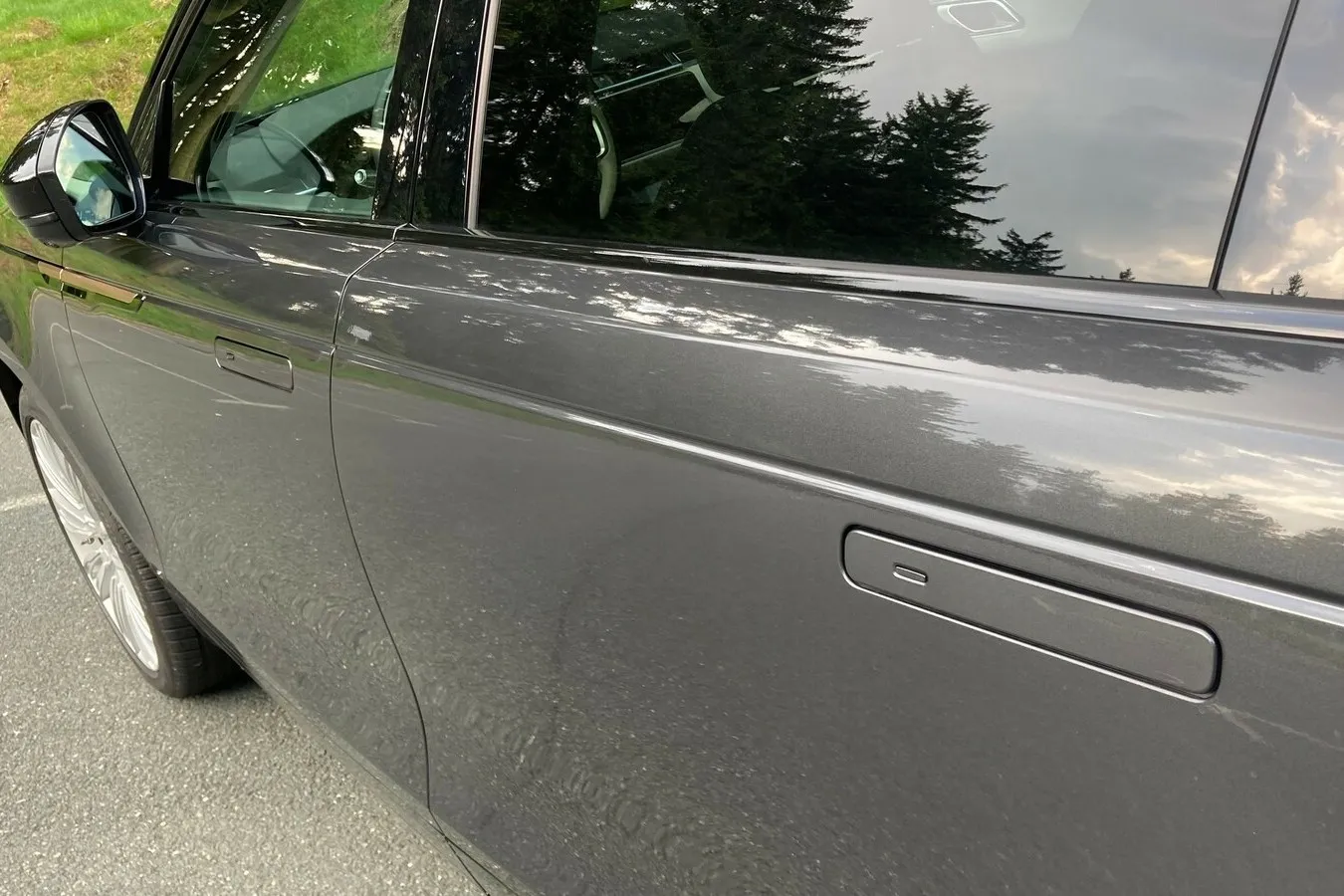 … die während der Fahrt und bei verschlossenem Fahrzeug in den Türen verschwinden.