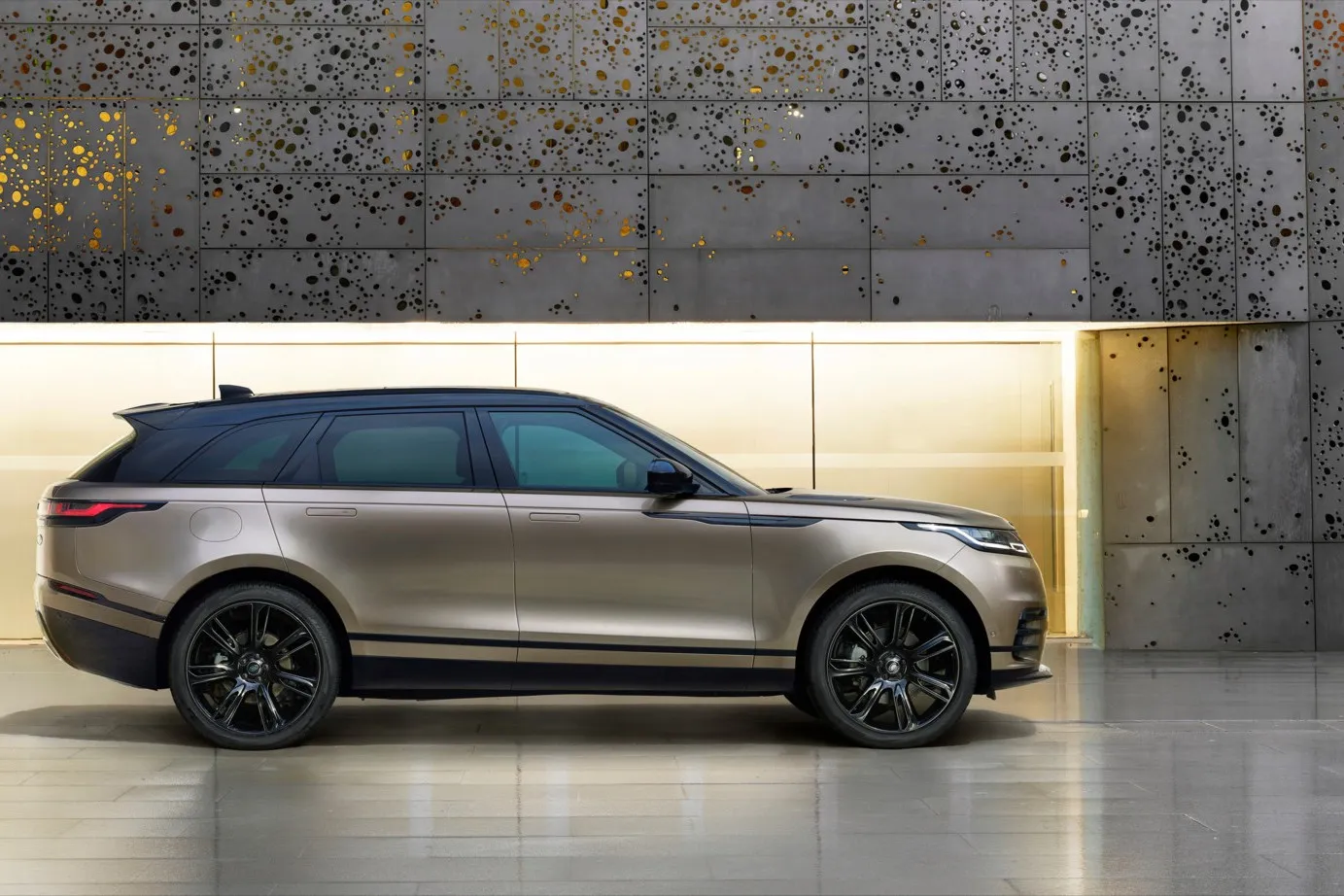 Land Rover Range Rover Range Rover Velar D200 AWD: Das Nobel-SUV aus England mit 204 PS unter der Motorhaube verursacht Wartungskosten von 3.490 Euro.