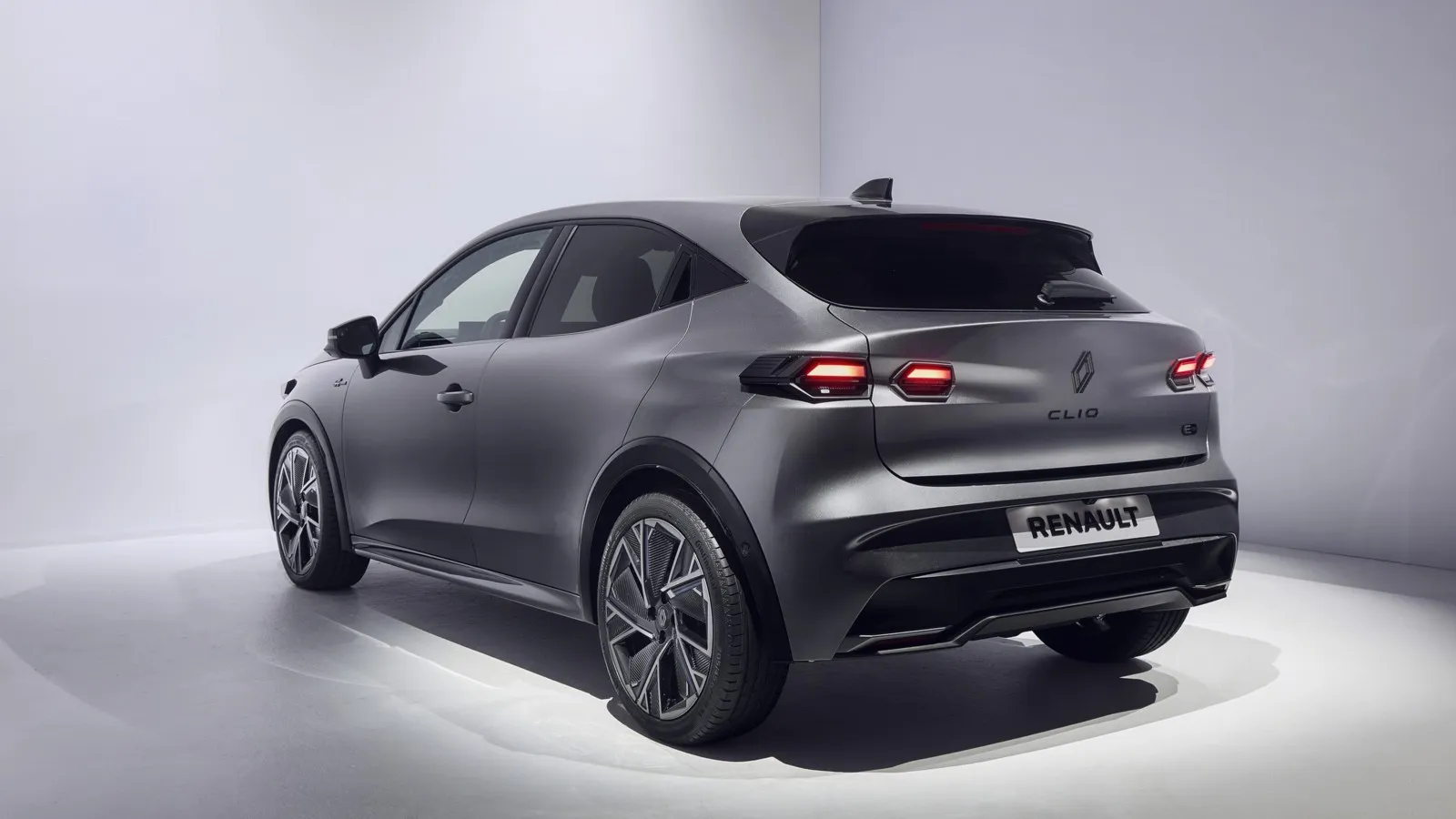 Der Clio bleibt klassischer Schrägheck-Kleinwagen auf Renaults modularer CMF-B-Plattform.