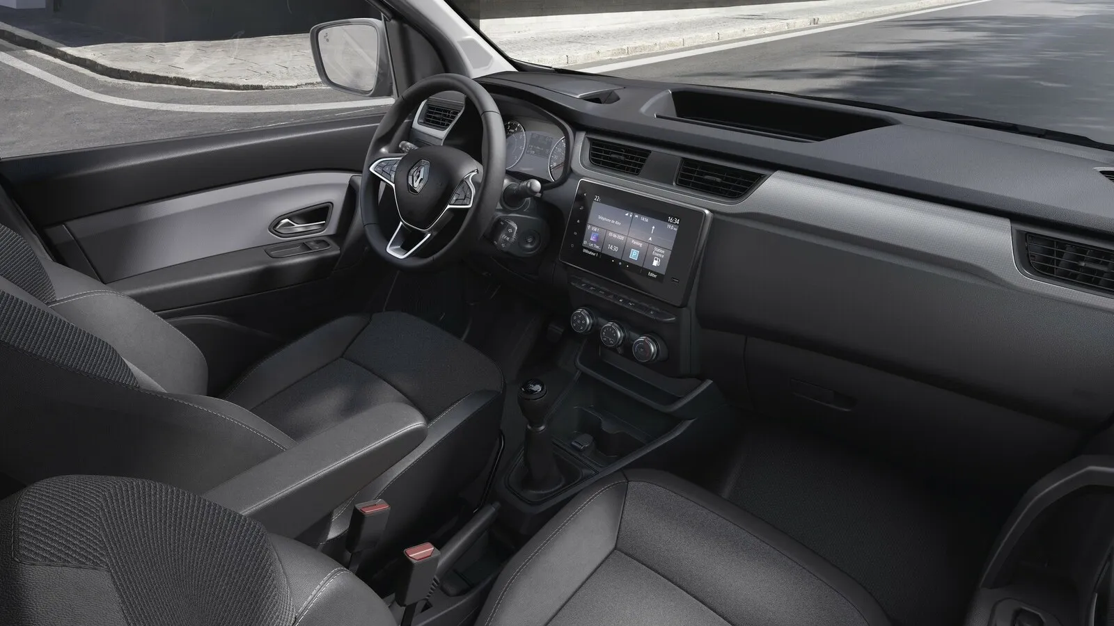 Die Cockpits von Kangoo und Express (im Bild) unterscheiden sich vom Layout her nicht,