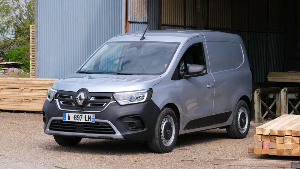 Der Renault Kangoo E-Tech Electric gewinnt unseren Wartungskosten-Vergleich für Elektro-Kastenwagen.