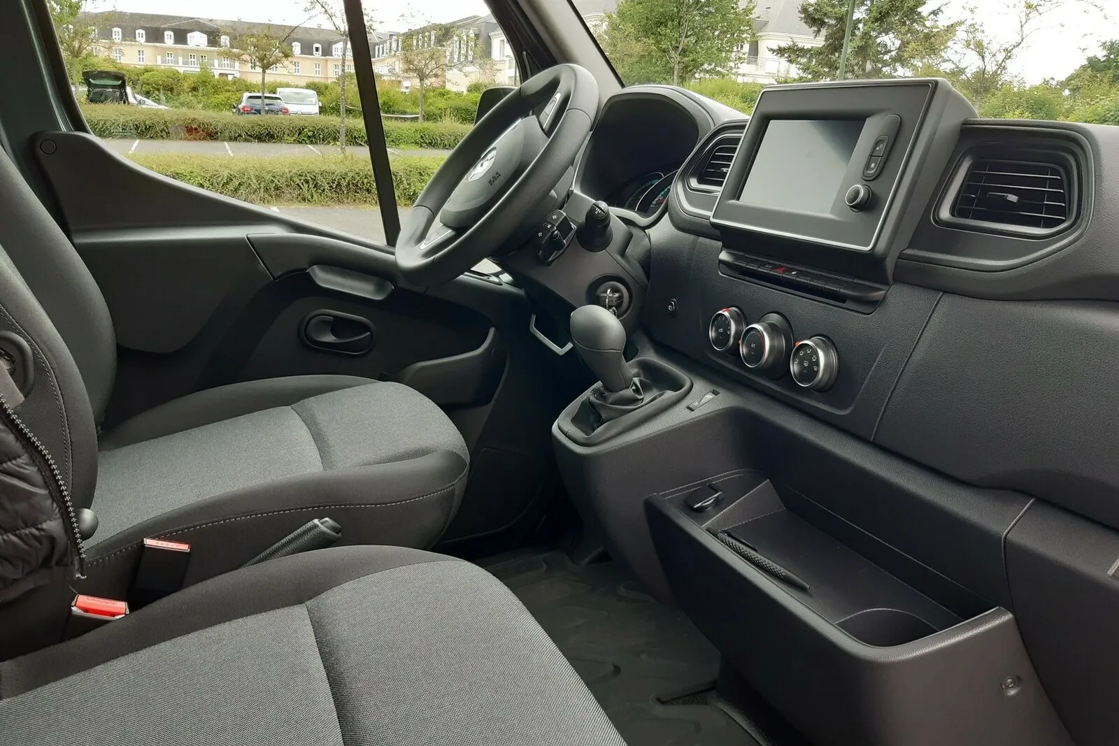 Robustes, auf gewerbliche Nutzung zugeschnittenes Master-Interieur.