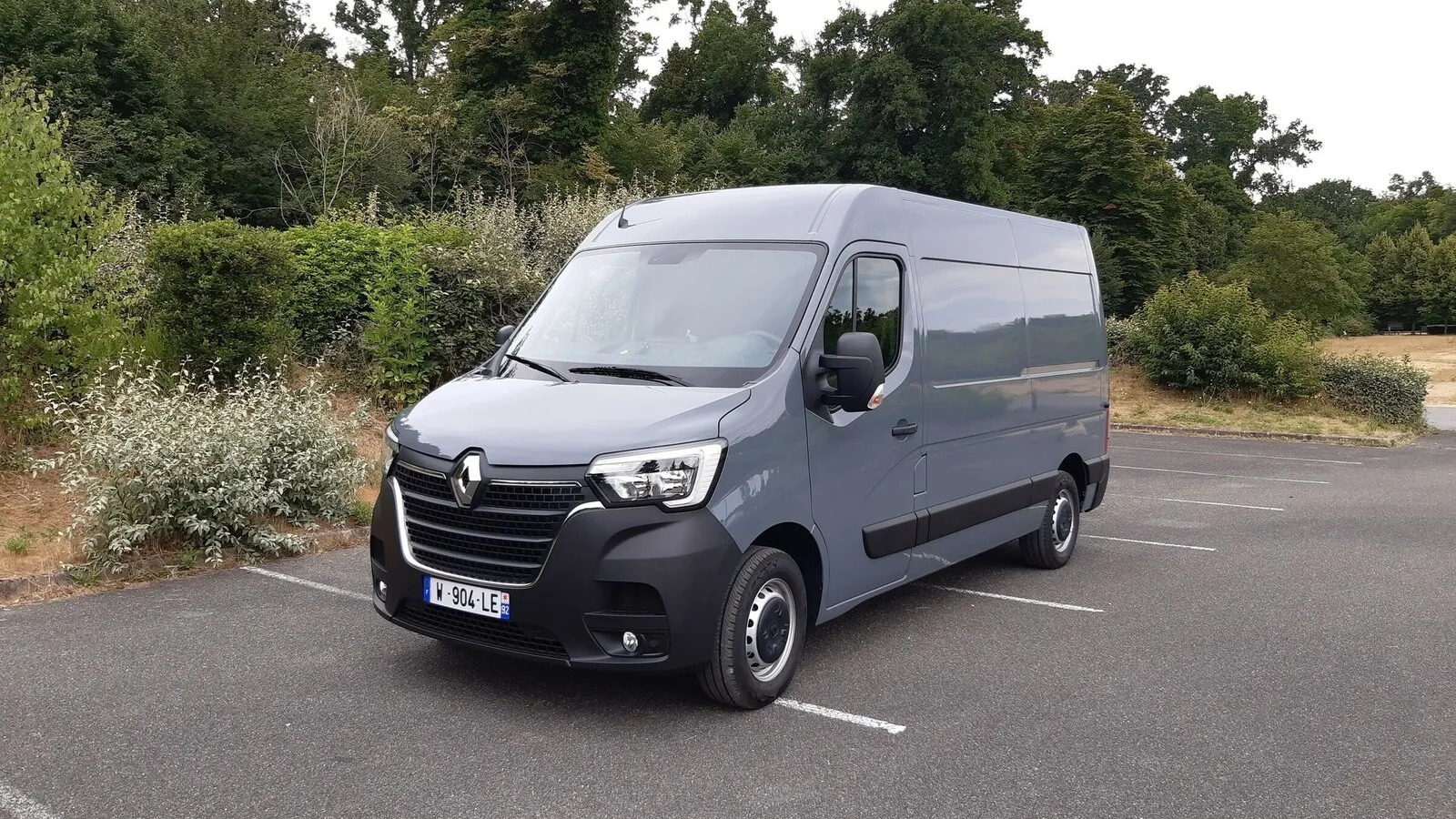Der Akku im Master E-Tech Electric hat jetzt eine Kapazität von 52 kWh gegenüber 33 kWh im Vorgänger.
