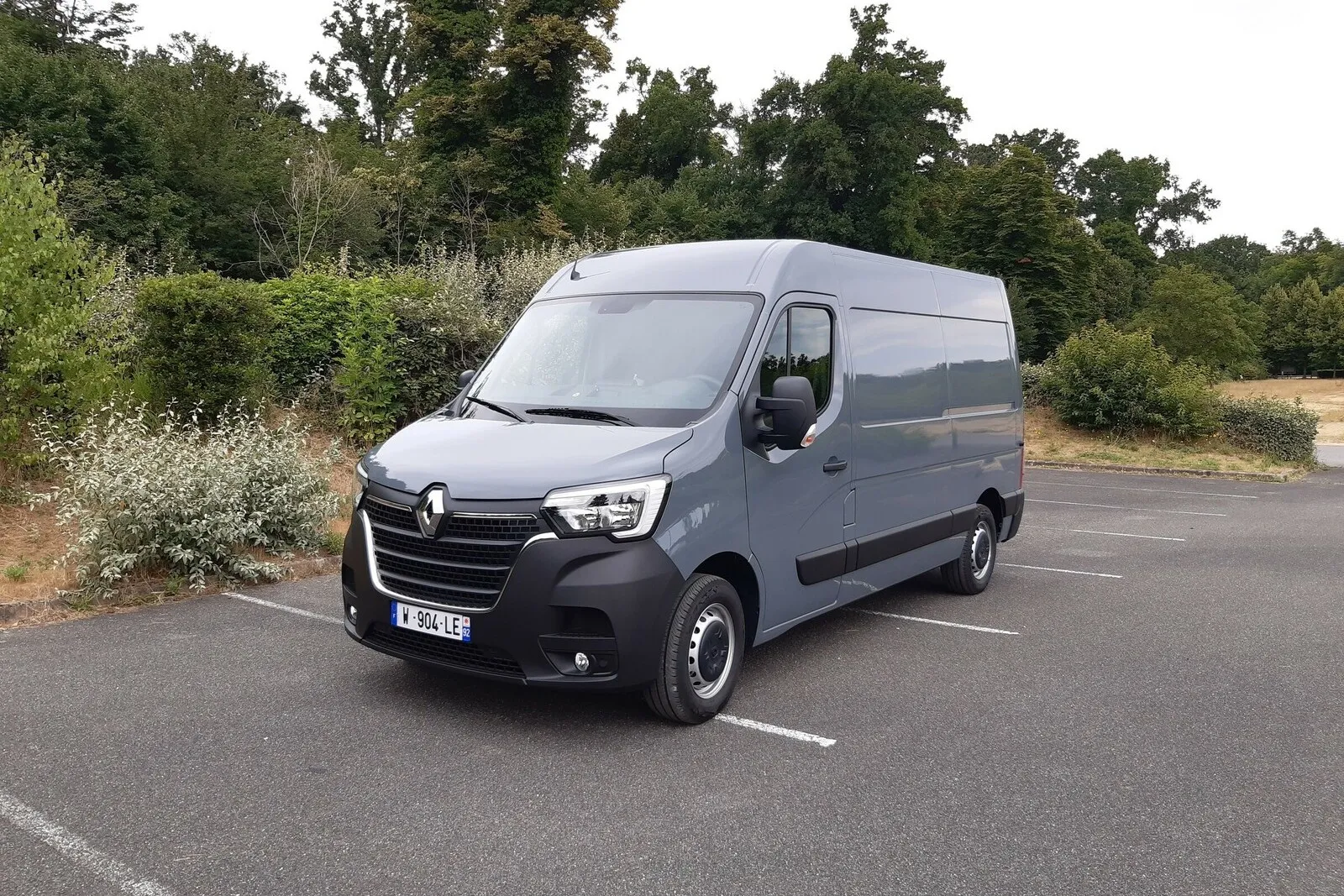 Der Akku im Master E-Tech Electric hat jetzt eine Kapazität von 52 kWh gegenüber 33 kWh im Vorgänger.