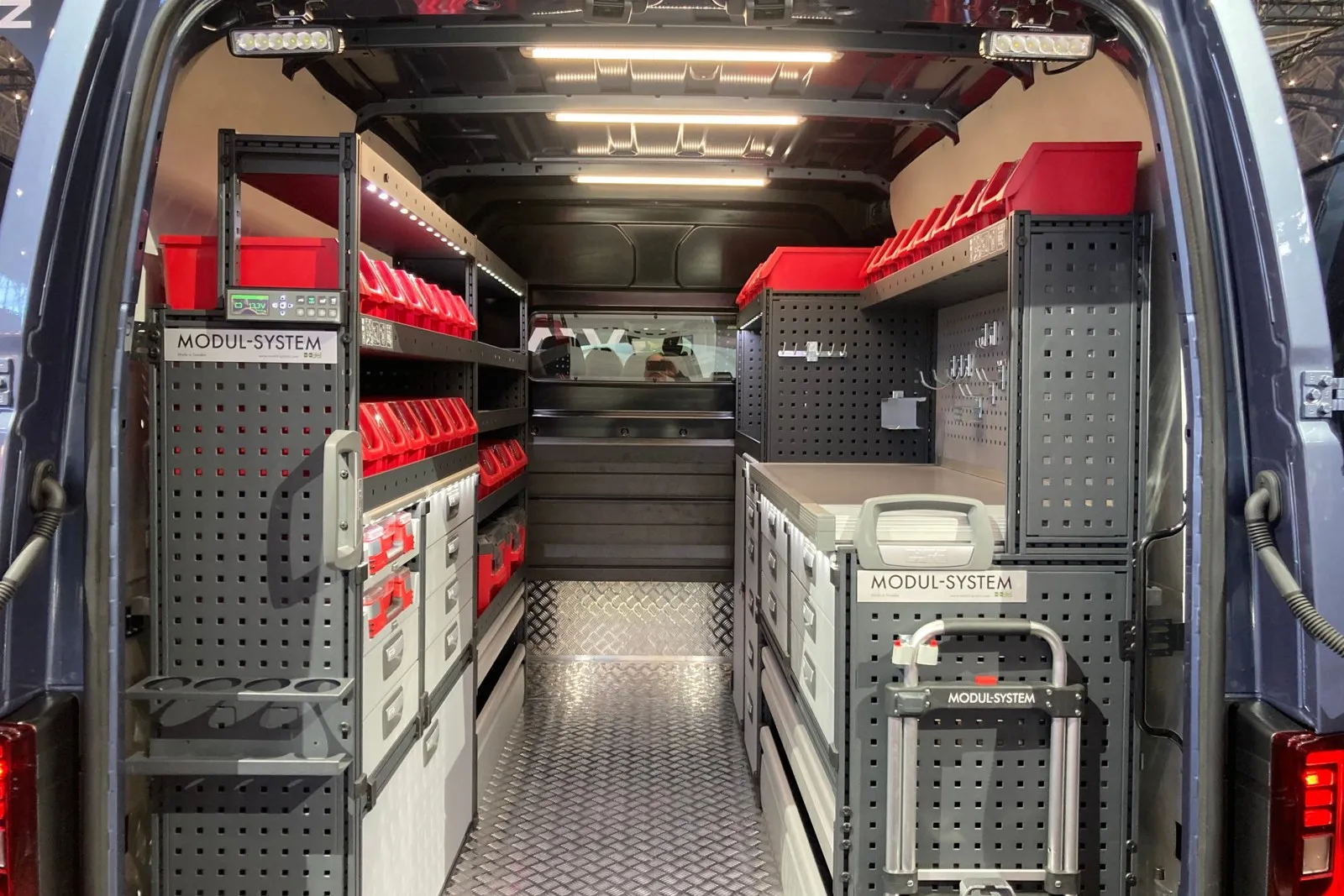 Elf bis 22 Kubikmeter Ladung passen in Renaults neuen großen Transporter, der Mitte 2024 auf die Straßen rollt.