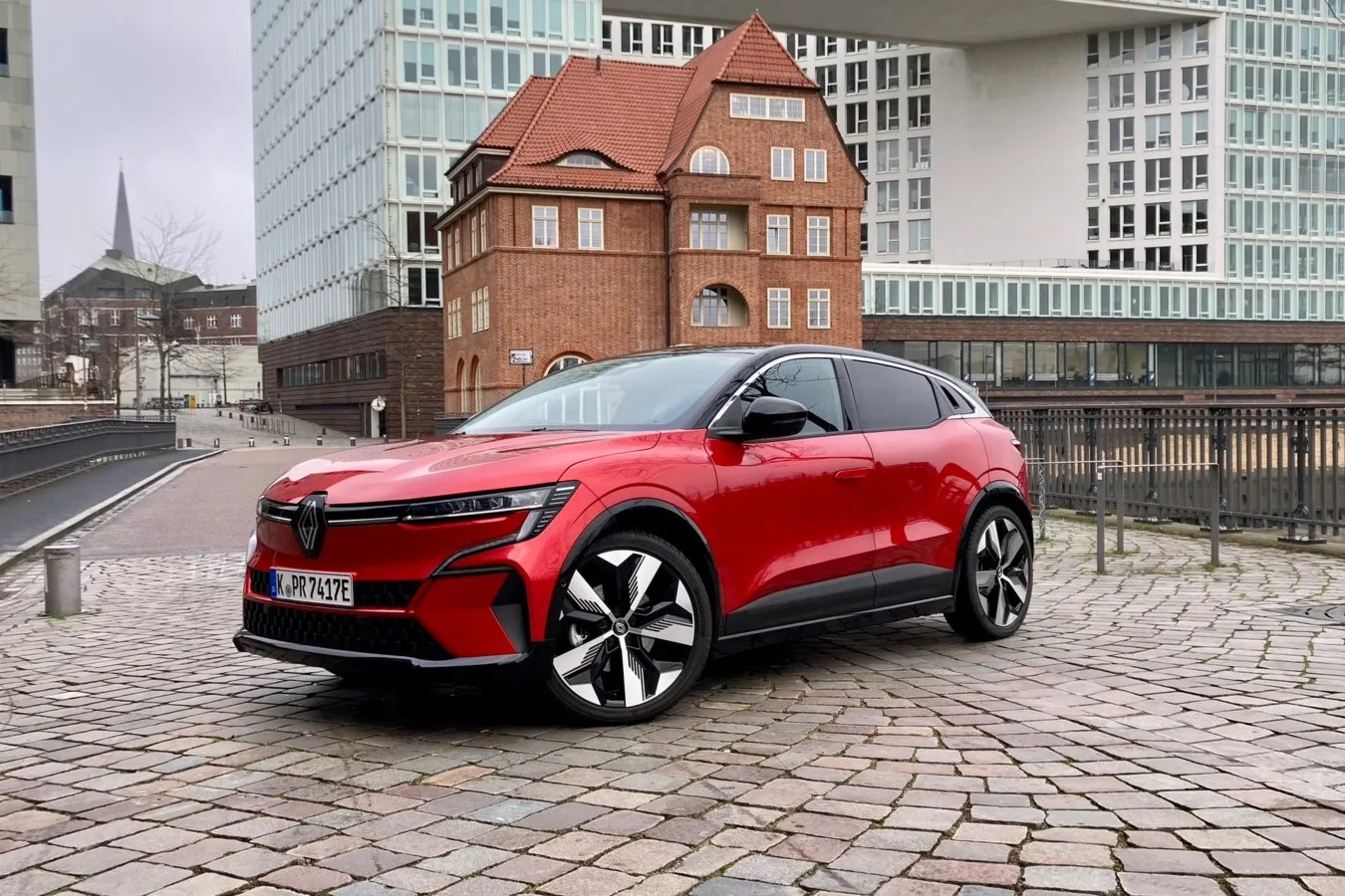 Das typische Renault-Gesicht trägt auch der vollelektrische Megane.