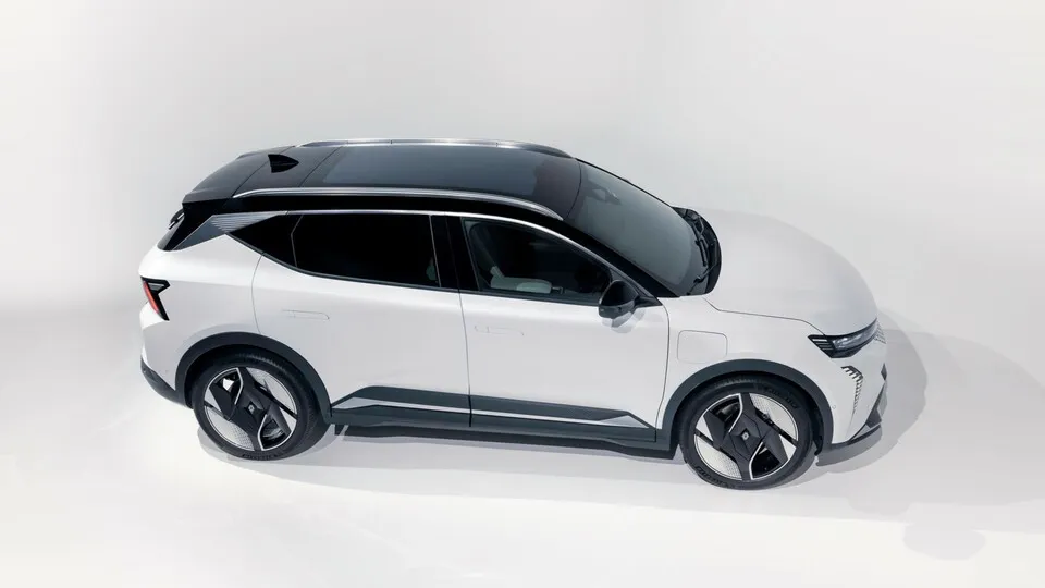 Auf der IAA Mobility feiert die neue Generation des Renault Scénic als elektrisch angetriebener Crossover Premiere.