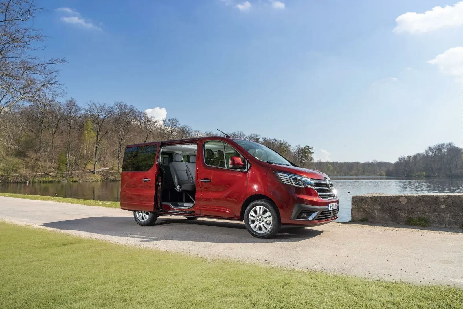 Platz 8 mit 40,8 Prozent Händlereinkaufswert: der Renault Trafic Combi L1H1 Blue dCi 150 Life.