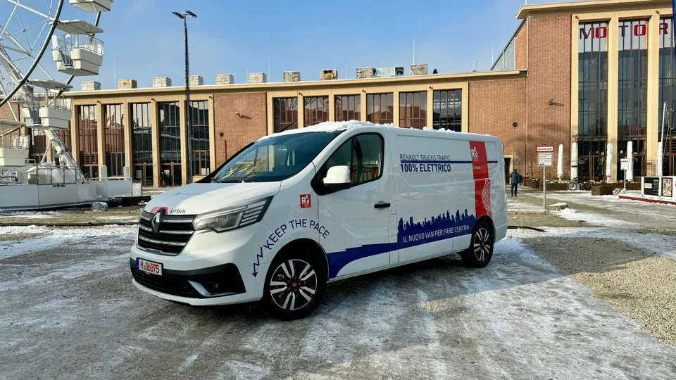 Renault bietet den Trafic jetzt auch als Elektro-Transporter an. Zur Wahl stehen Kasten (Bild), Doppelkabine und Plattform-Fahrgestell.