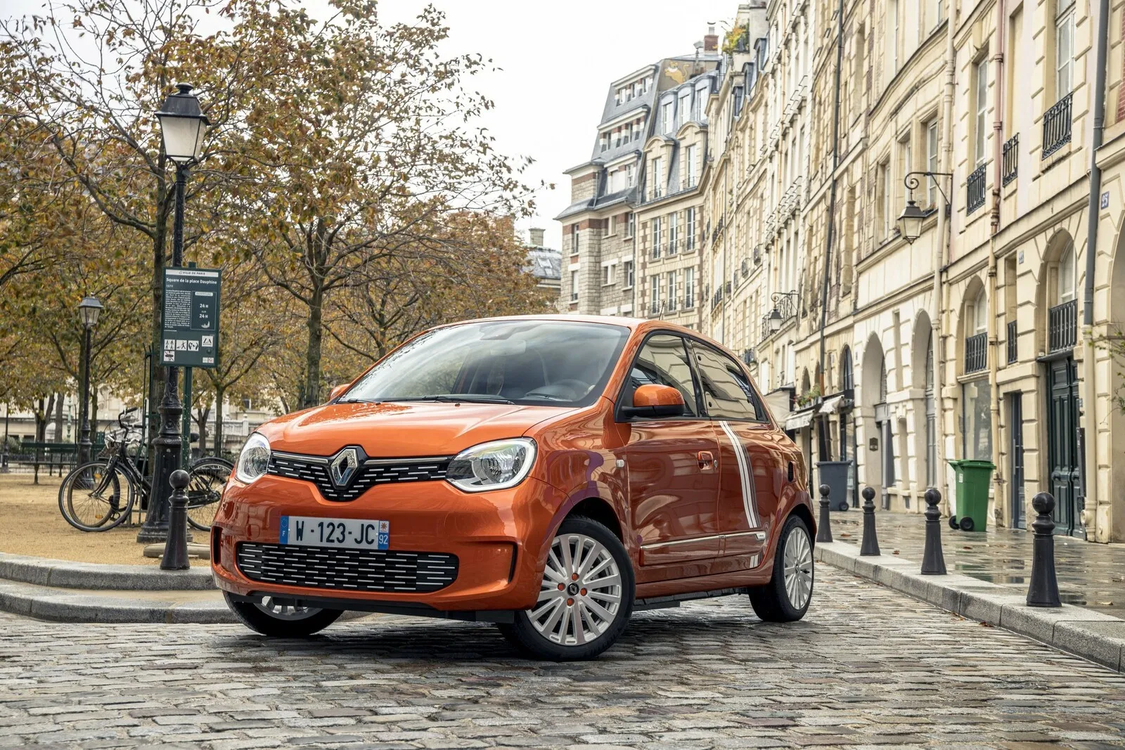 Platz 10 mit 37,0 Prozent Händlereinkaufswert: der Renault Twingo Electric Zen.