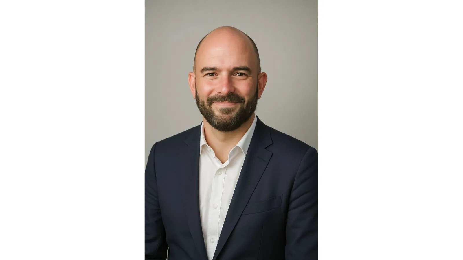 René Liess, Global Commodity Manager bei der Siemens AG, treibt die internationale Flottenelektrifizierung voran und gestaltet Strategien für Leasing, Ladeinfrastruktur und die Akzeptanz von Elektrofahrzeugen im Unternehmensumfeld.