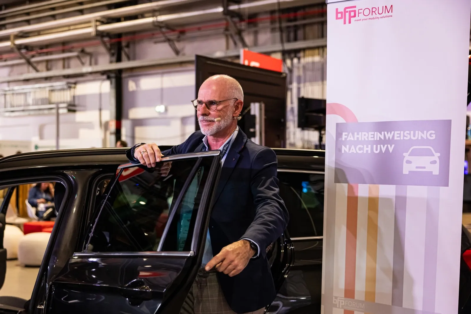 UVV-Schulung live am Fahrzeug: Michael Schulz, Wuppertaler Stadtwerke.