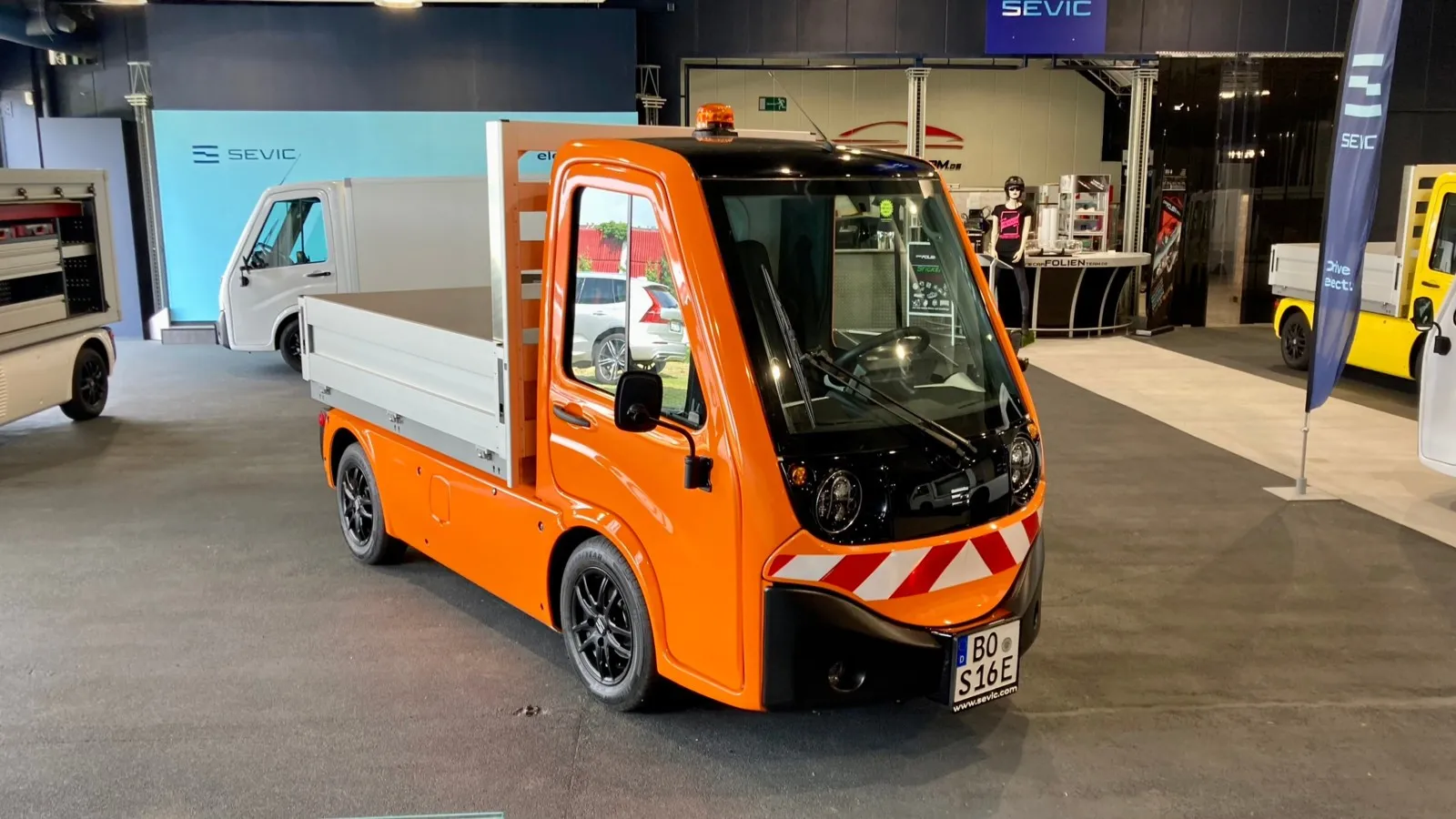 Sevic V500e als Pritsche für den kommunalen Einsatz.