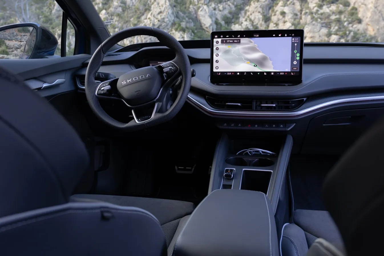 Im Cockpit des Elroq geben sich digital und haptisch die Hand.
