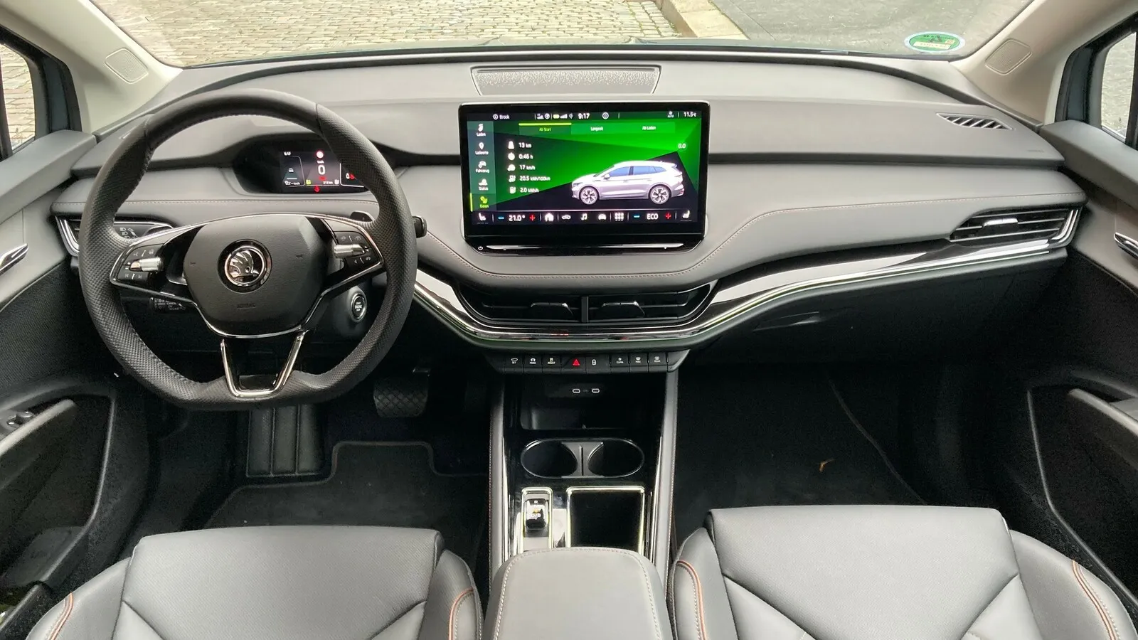 Serienmäßig ab dem iv 60: der 13-Zoll-Touchscreen. In der Basis Enyaq iV 50 gibt es 10 Zoll.